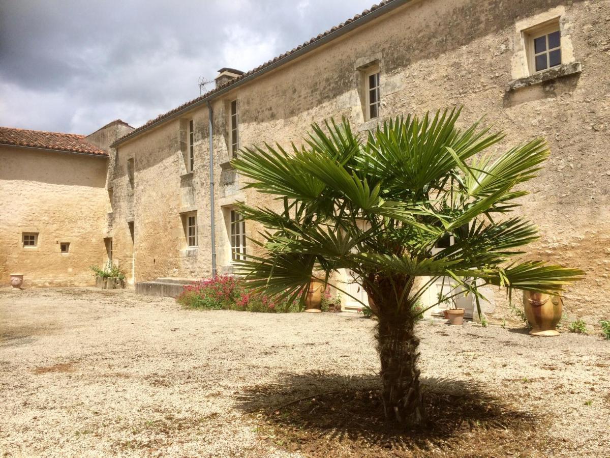 Bed and Breakfast Logis De La Touche Saint-Hilaire-des-Loges Экстерьер фото