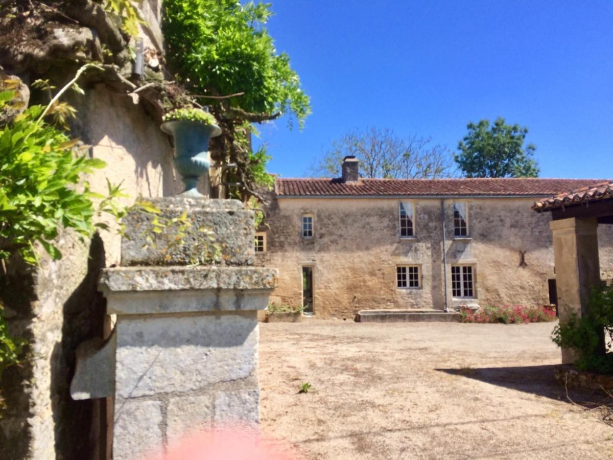 Bed and Breakfast Logis De La Touche Saint-Hilaire-des-Loges Экстерьер фото